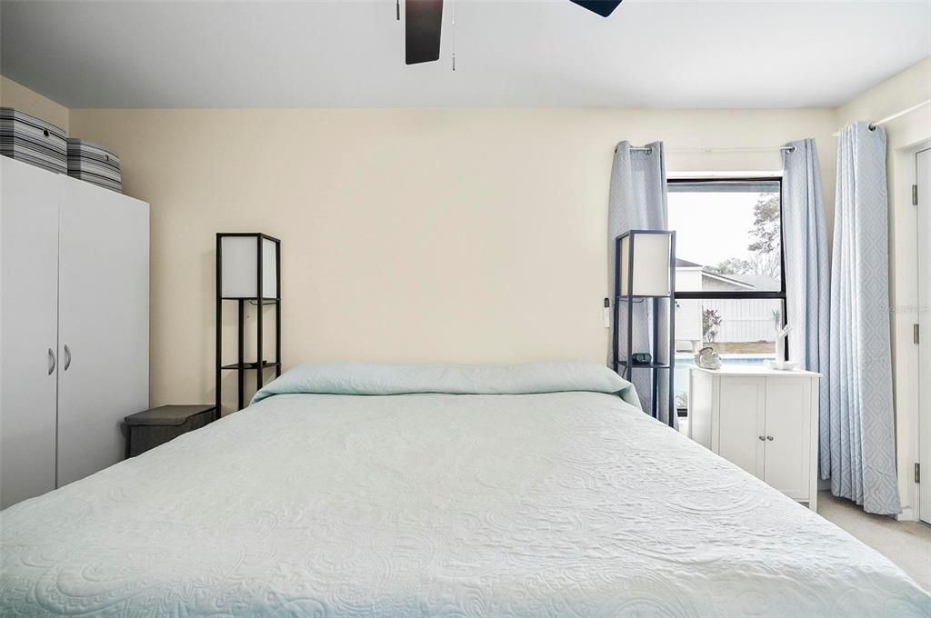 For Sale: $374,500 (2 beds, 2 baths, 1226 Square Feet)