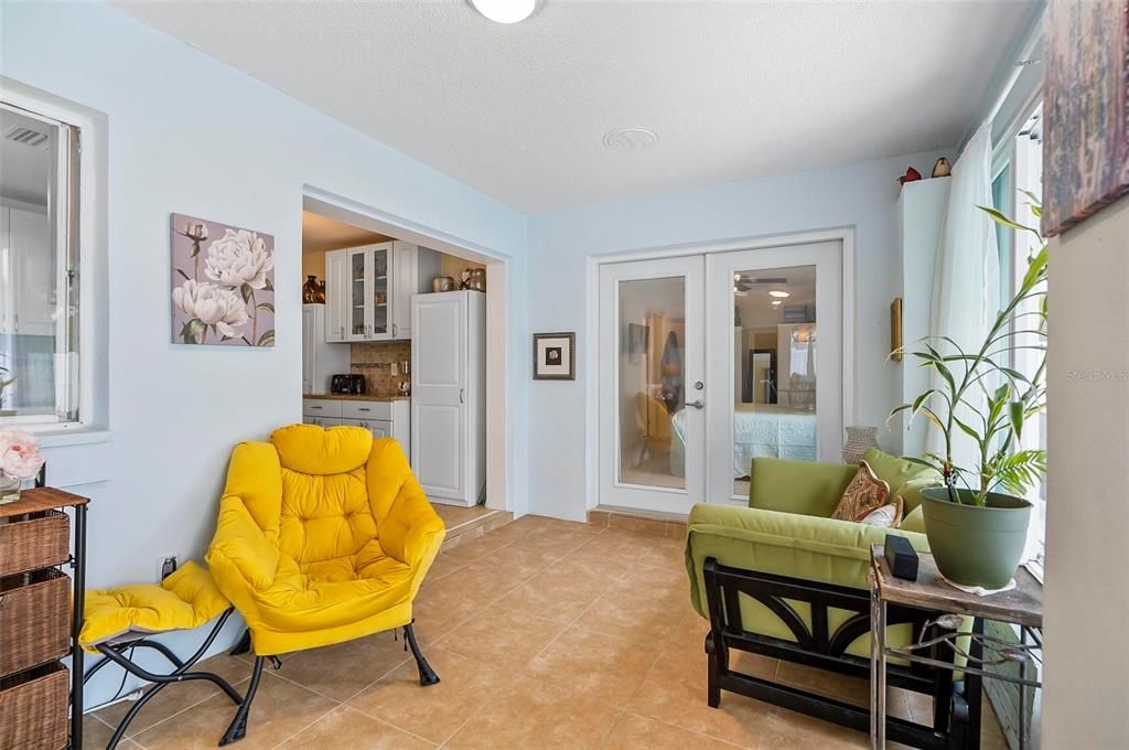 For Sale: $374,500 (2 beds, 2 baths, 1226 Square Feet)