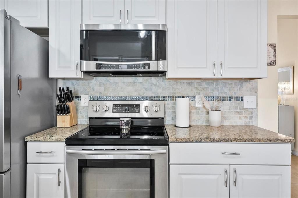 For Sale: $374,500 (2 beds, 2 baths, 1226 Square Feet)