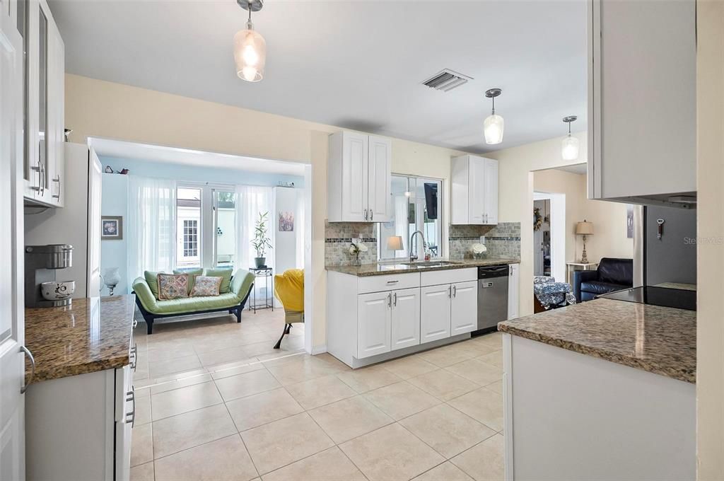 For Sale: $374,500 (2 beds, 2 baths, 1226 Square Feet)