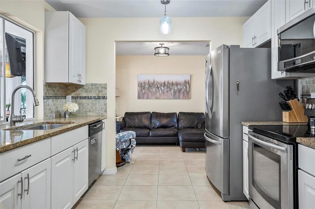 For Sale: $374,500 (2 beds, 2 baths, 1226 Square Feet)