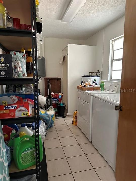 En Venta: $225,000 (3 camas, 2 baños, 1040 Pies cuadrados)