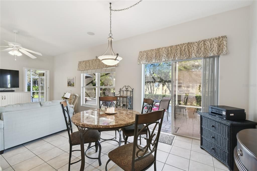 Breakfast area with sliders to Lanai