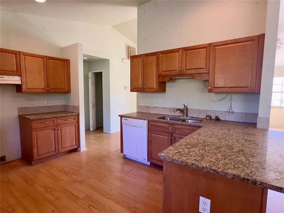 For Sale: $234,900 (3 beds, 2 baths, 1734 Square Feet)