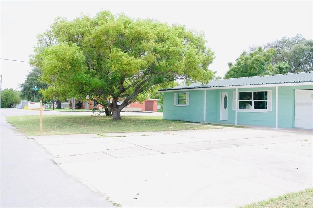 For Sale: $315,000 (3 beds, 2 baths, 1577 Square Feet)