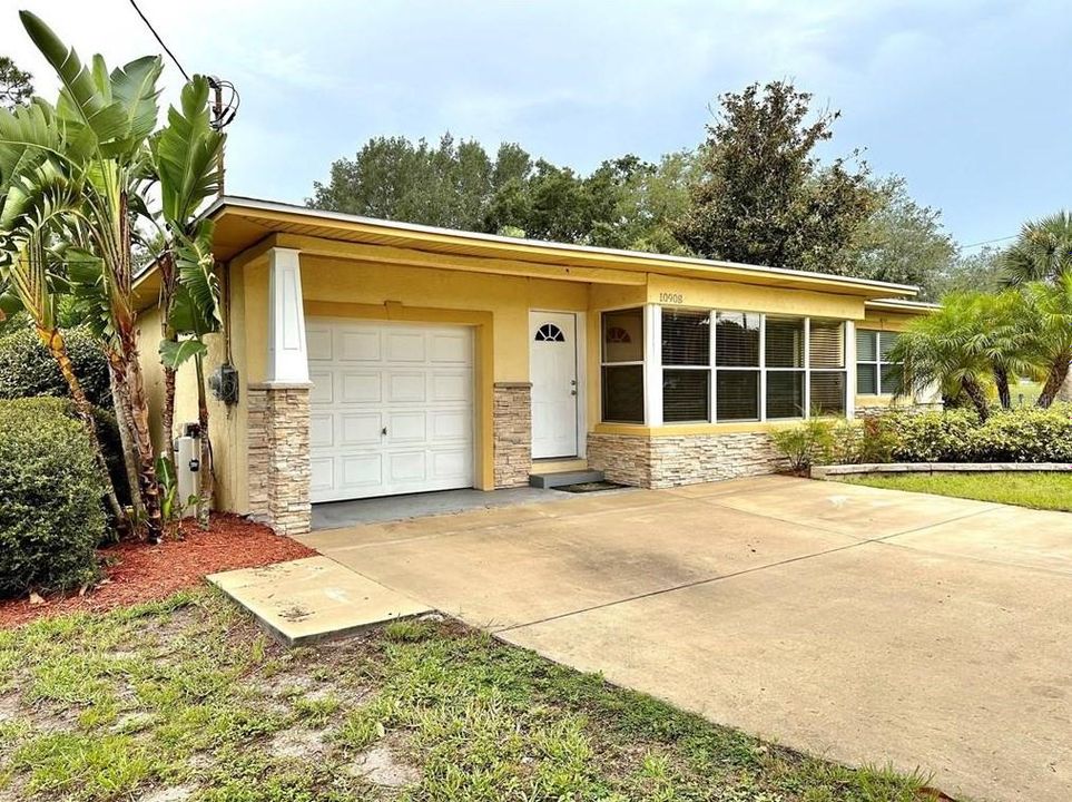 For Sale: $525,000 (3 beds, 2 baths, 1921 Square Feet)