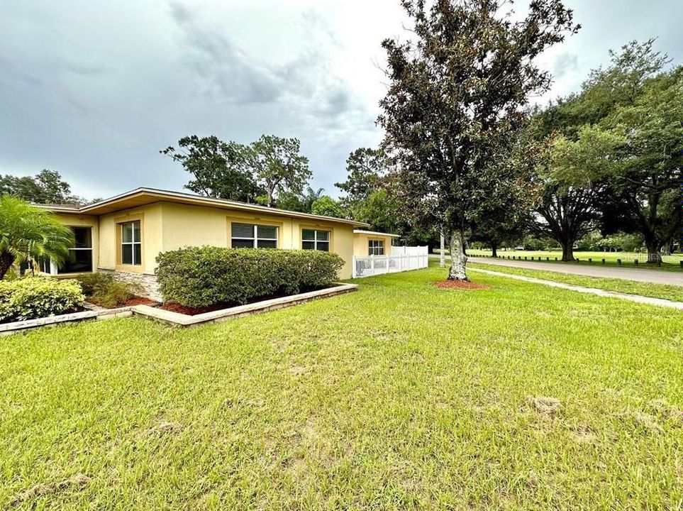 For Sale: $525,000 (3 beds, 2 baths, 1921 Square Feet)