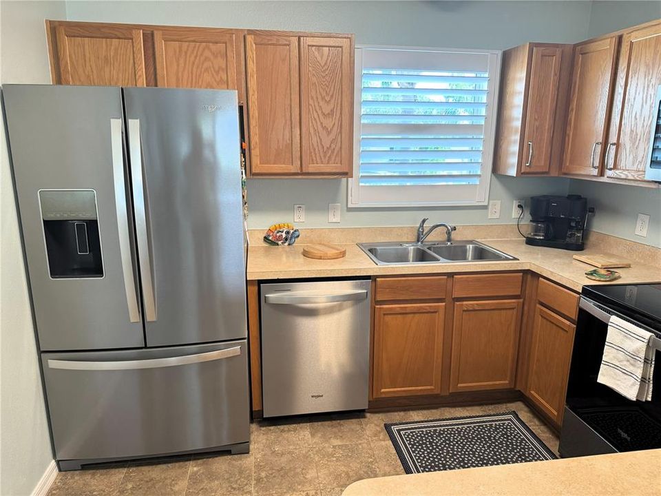 For Sale: $309,900 (2 beds, 2 baths, 1100 Square Feet)