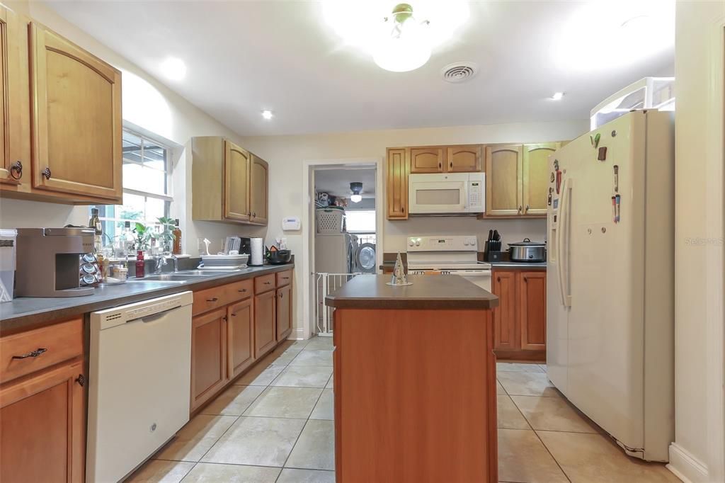 For Sale: $390,000 (3 beds, 2 baths, 1612 Square Feet)