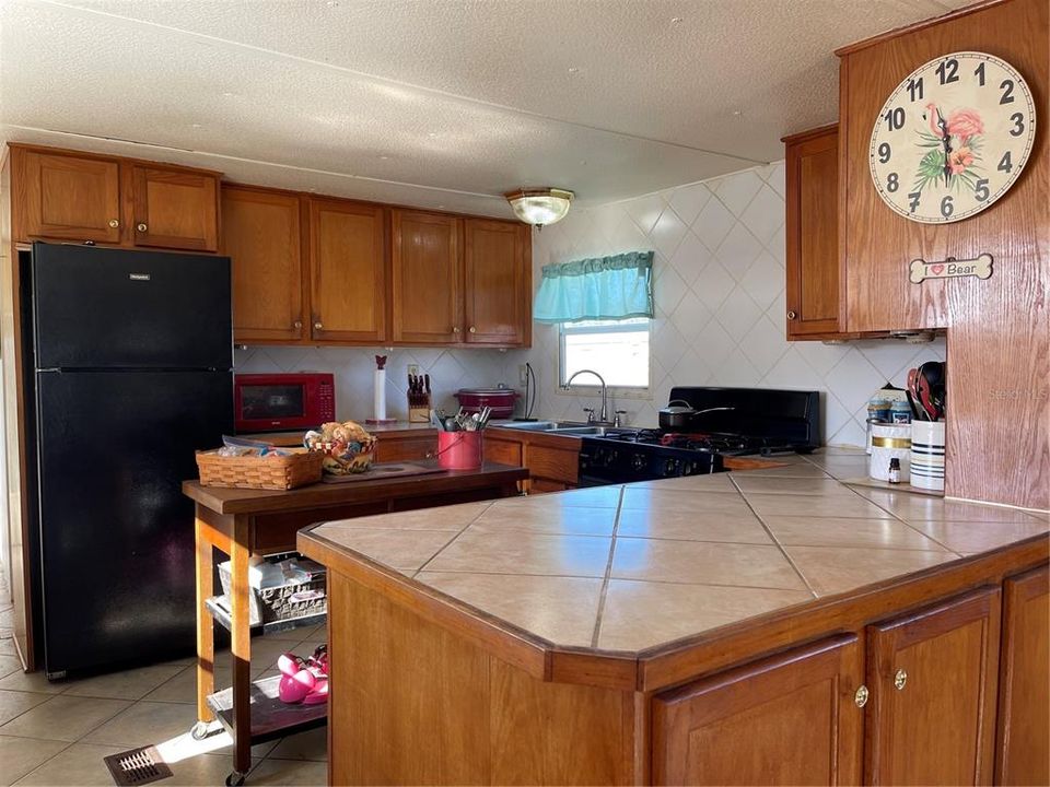 For Sale: $159,500 (1 beds, 1 baths, 576 Square Feet)