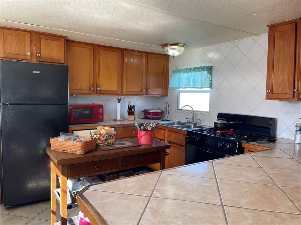 For Sale: $159,500 (1 beds, 1 baths, 576 Square Feet)