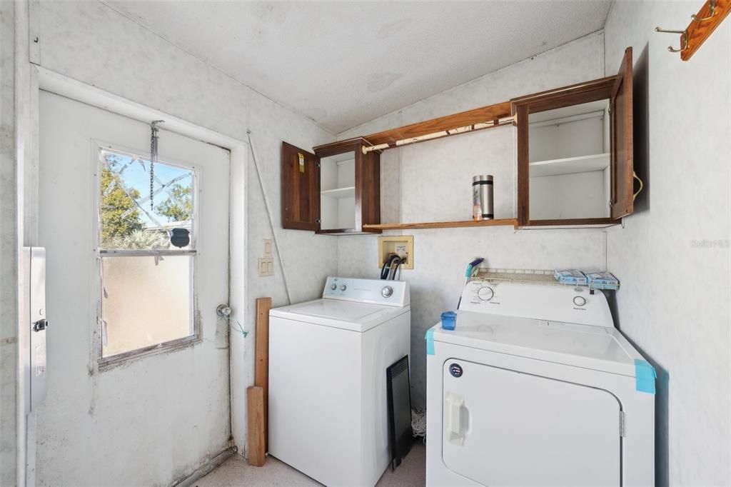 For Sale: $140,000 (3 beds, 2 baths, 1512 Square Feet)