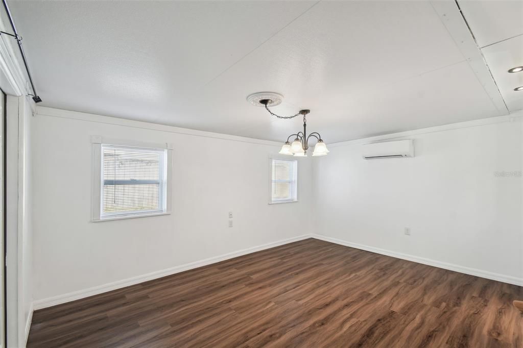 For Sale: $259,900 (3 beds, 2 baths, 1640 Square Feet)