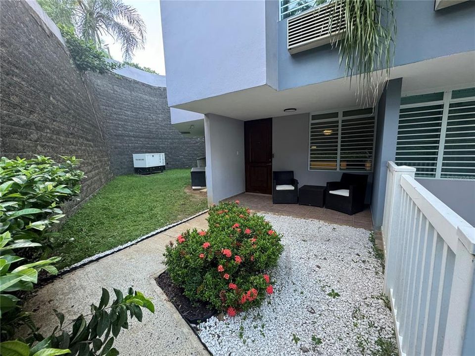 Recently Rented: $2,300 (3 beds, 2 baths, 1532 Square Feet)