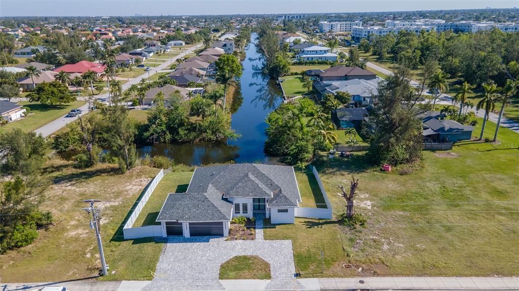 For Sale: $690,000 (4 beds, 3 baths, 1931 Square Feet)