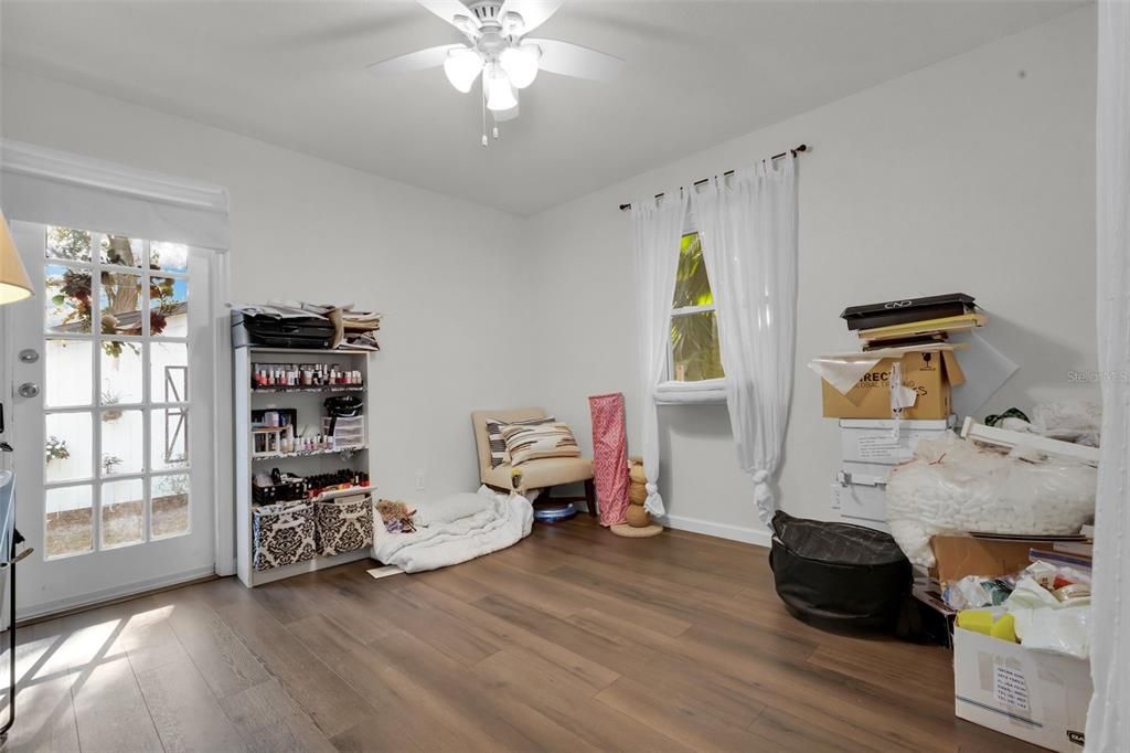 For Sale: $385,000 (3 beds, 1 baths, 1204 Square Feet)