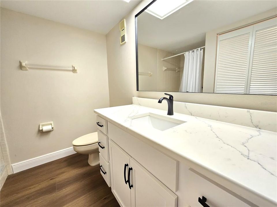 For Sale: $285,000 (2 beds, 2 baths, 1125 Square Feet)