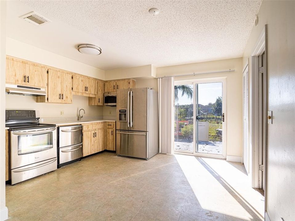 For Sale: $369,500 (4 beds, 2 baths, 1392 Square Feet)