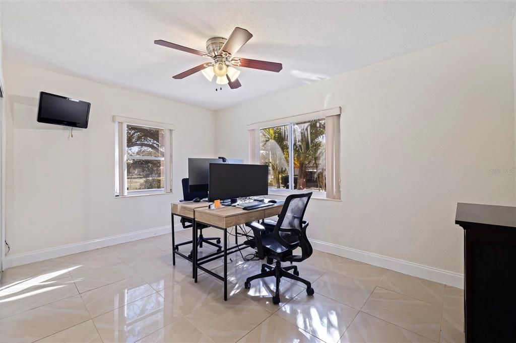 For Sale: $440,000 (2 beds, 2 baths, 1301 Square Feet)