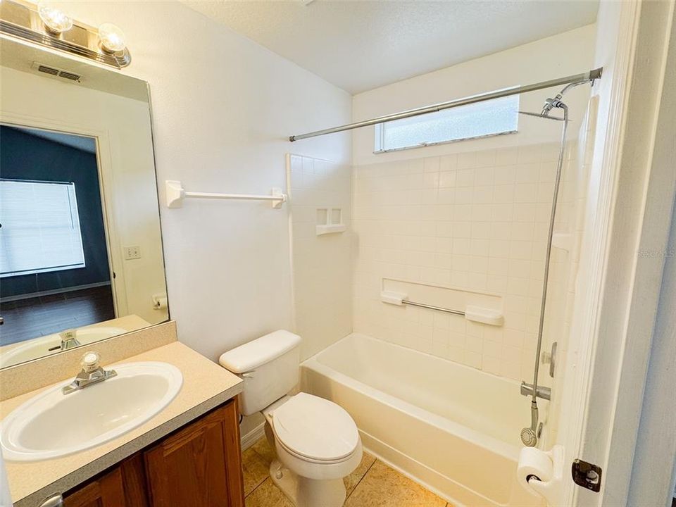 For Rent: $1,900 (3 beds, 2 baths, 1130 Square Feet)