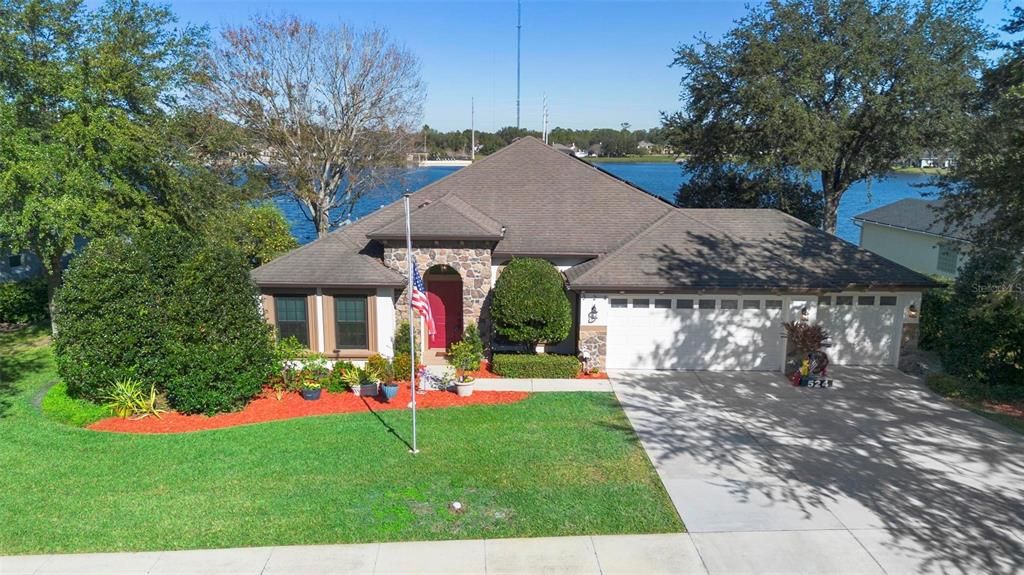 4/3/3 on .56 acres on Debary's Quail Lake.