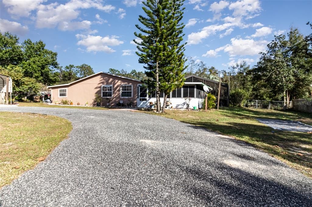 For Sale: $349,999 (3 beds, 2 baths, 1600 Square Feet)