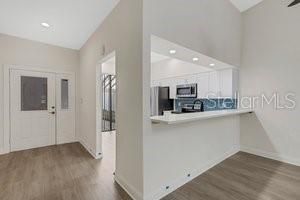 For Sale: $389,900 (2 beds, 2 baths, 1369 Square Feet)