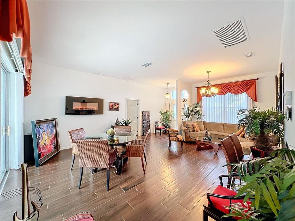 For Sale: $479,000 (2 beds, 2 baths, 2388 Square Feet)