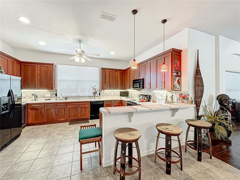 For Sale: $479,000 (2 beds, 2 baths, 2388 Square Feet)