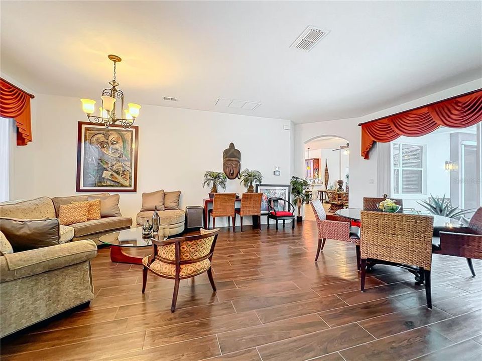 For Sale: $479,000 (2 beds, 2 baths, 2388 Square Feet)