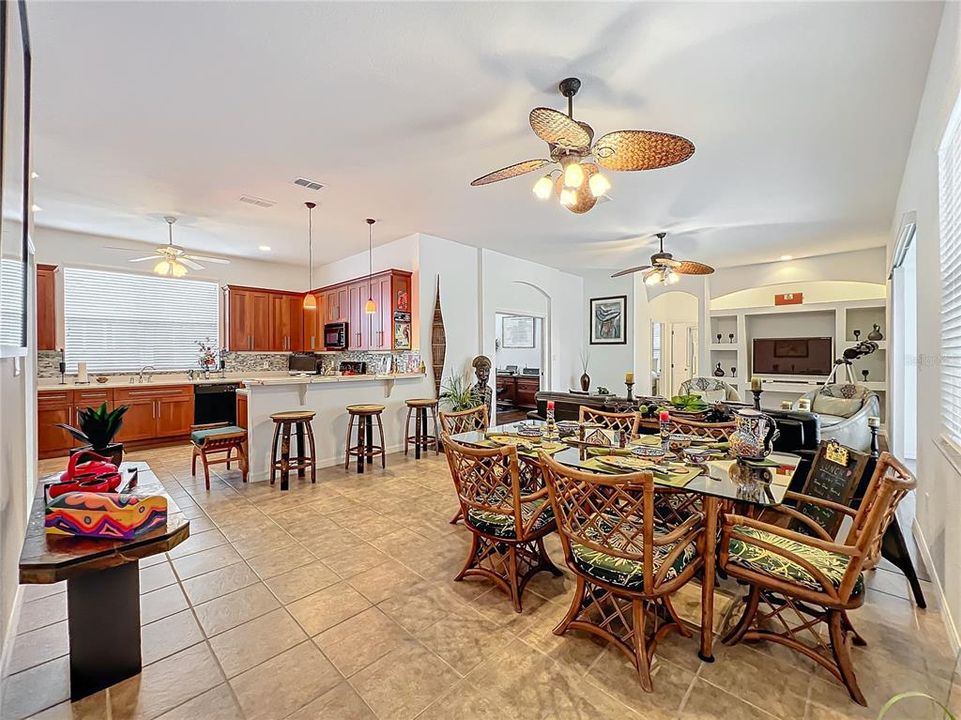 For Sale: $479,000 (2 beds, 2 baths, 2388 Square Feet)