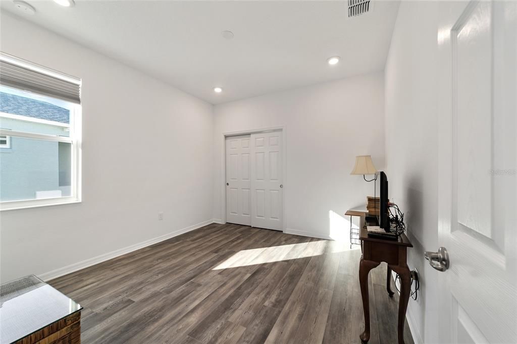 For Sale: $299,000 (2 beds, 2 baths, 1432 Square Feet)