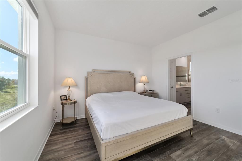 For Sale: $299,000 (2 beds, 2 baths, 1432 Square Feet)