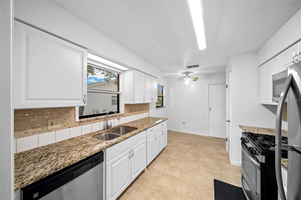 For Sale: $209,900 (2 beds, 2 baths, 1322 Square Feet)