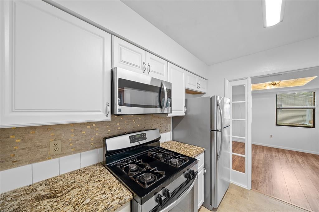 For Sale: $209,900 (2 beds, 2 baths, 1322 Square Feet)