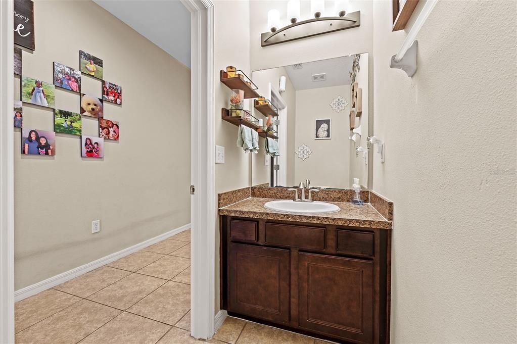 For Sale: $325,000 (3 beds, 2 baths, 1689 Square Feet)