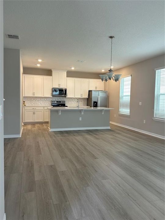 For Rent: $3,100 (4 beds, 2 baths, 2082 Square Feet)