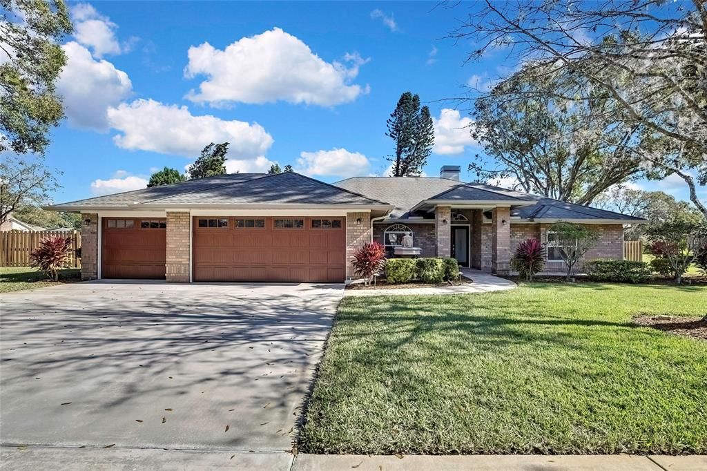 For Sale: $739,900 (3 beds, 2 baths, 1942 Square Feet)