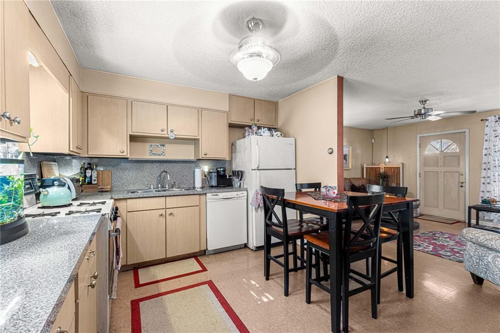 For Sale: $272,500 (3 beds, 1 baths, 1170 Square Feet)