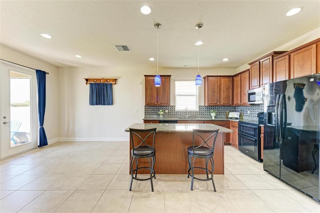 For Sale: $405,000 (4 beds, 2 baths, 1863 Square Feet)