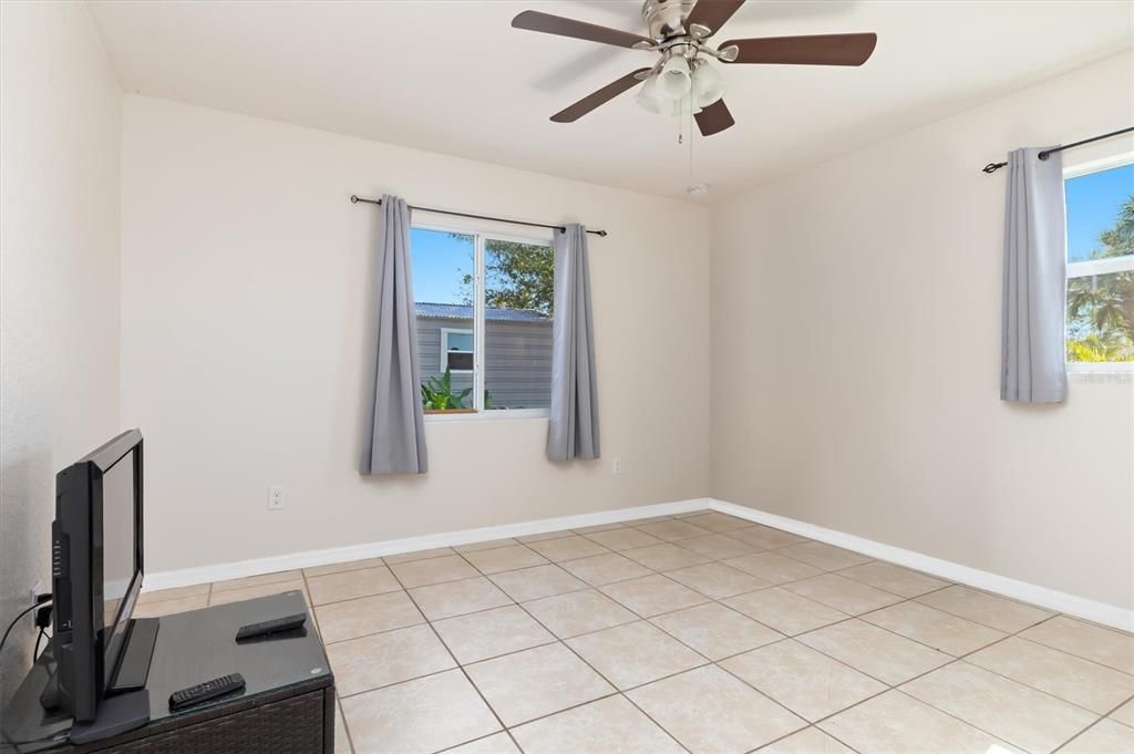 For Sale: $399,000 (3 beds, 2 baths, 1644 Square Feet)