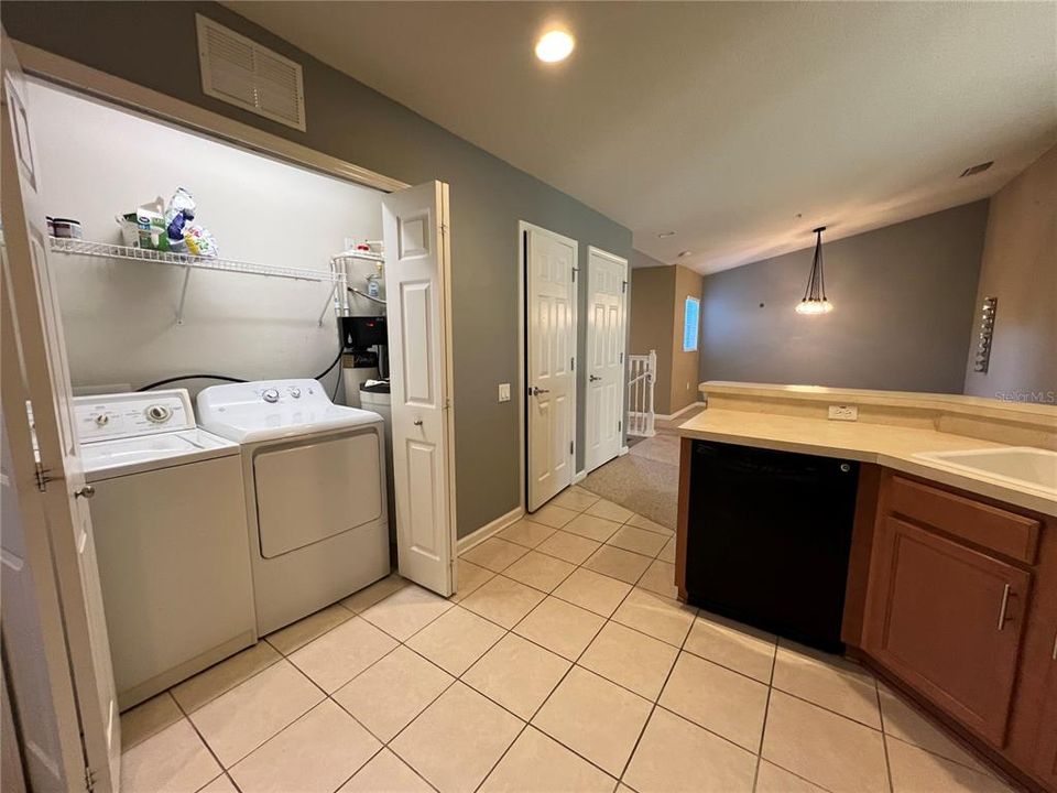 For Rent: $2,000 (2 beds, 2 baths, 1771 Square Feet)