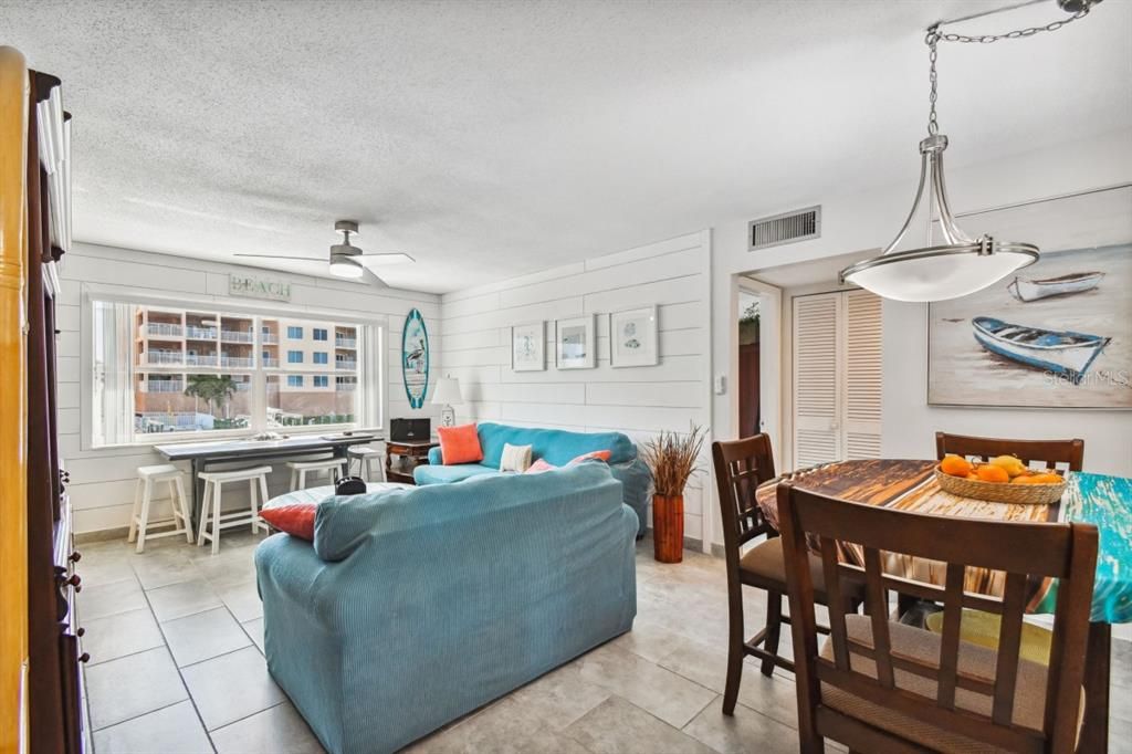 For Sale: $529,000 (2 beds, 1 baths, 975 Square Feet)