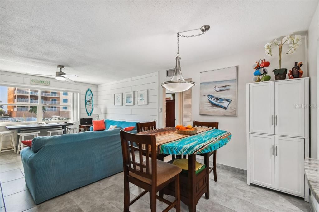 For Sale: $529,000 (2 beds, 1 baths, 975 Square Feet)