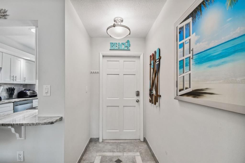 For Sale: $529,000 (2 beds, 1 baths, 975 Square Feet)