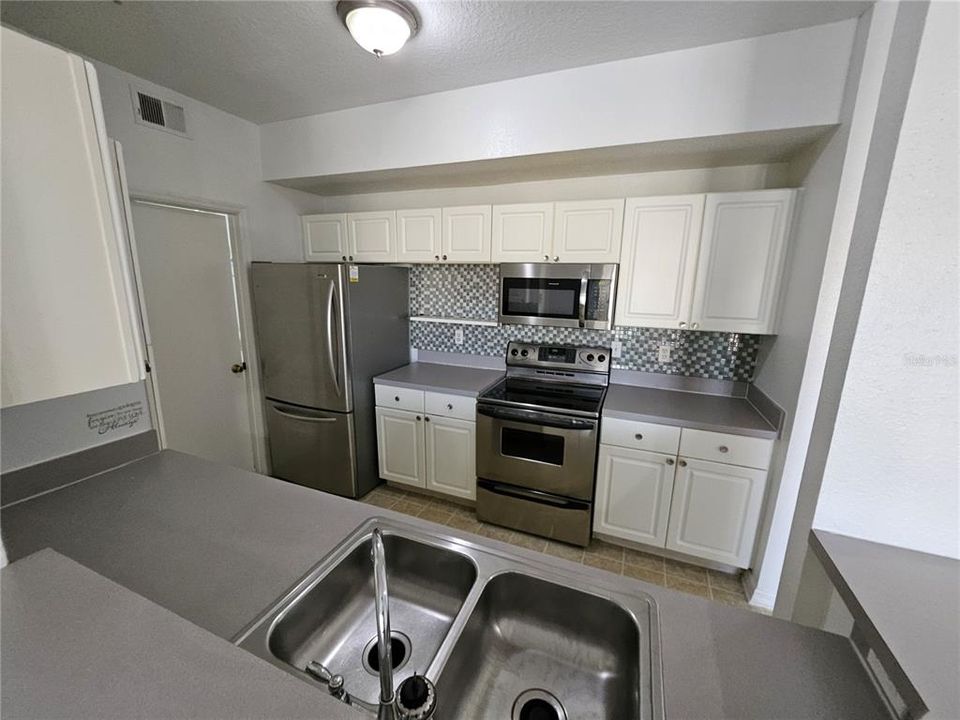 For Rent: $1,650 (2 beds, 2 baths, 1073 Square Feet)