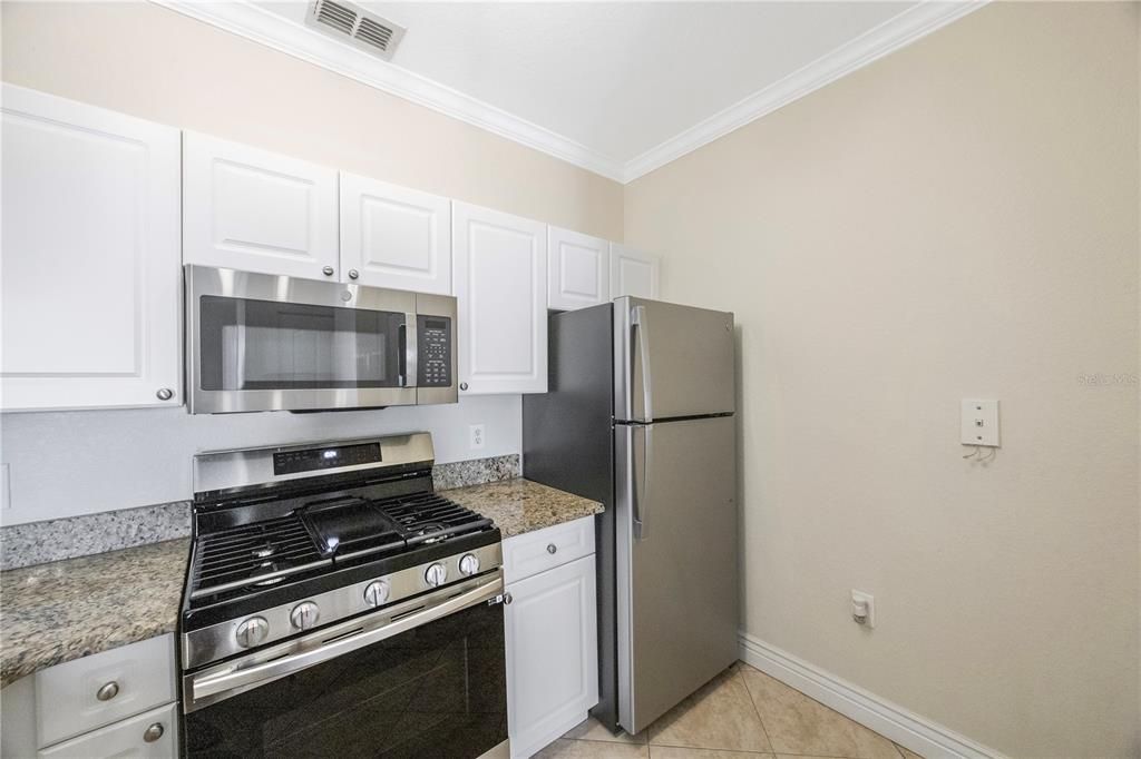 For Sale: $284,000 (1 beds, 1 baths, 980 Square Feet)