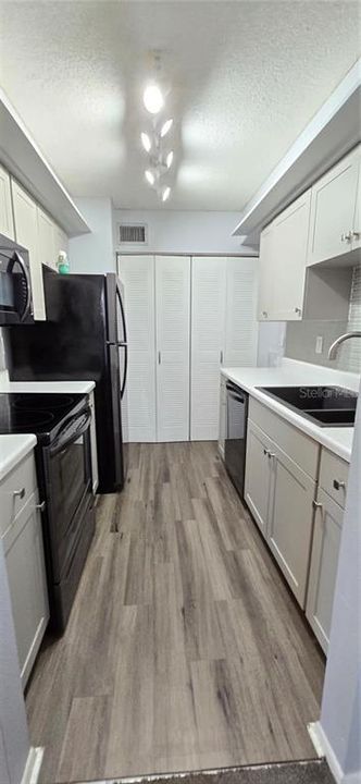 For Rent: $1,695 (2 beds, 2 baths, 1002 Square Feet)