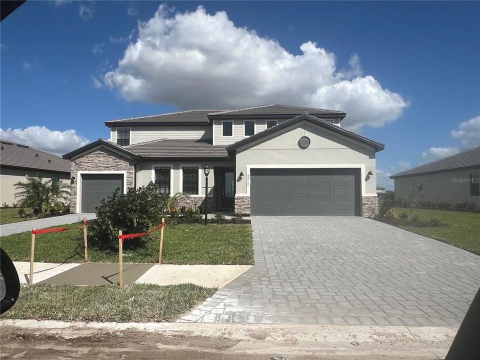 Recently Sold: $777,396 (6 beds, 4 baths, 3867 Square Feet)