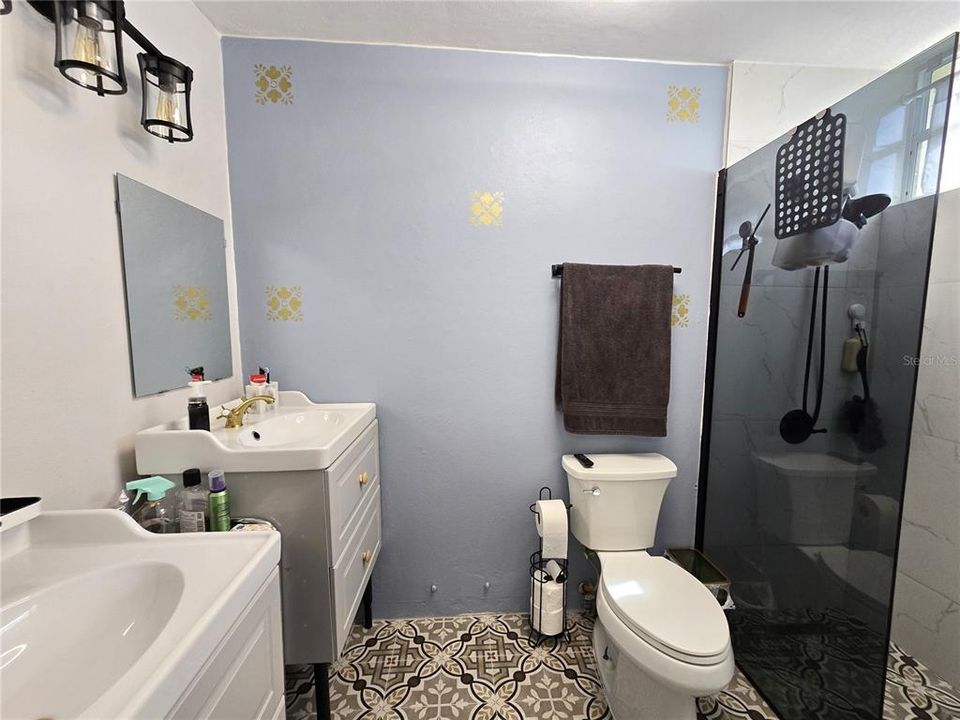 For Sale: $185,000 (3 beds, 2 baths, 1255 Square Feet)